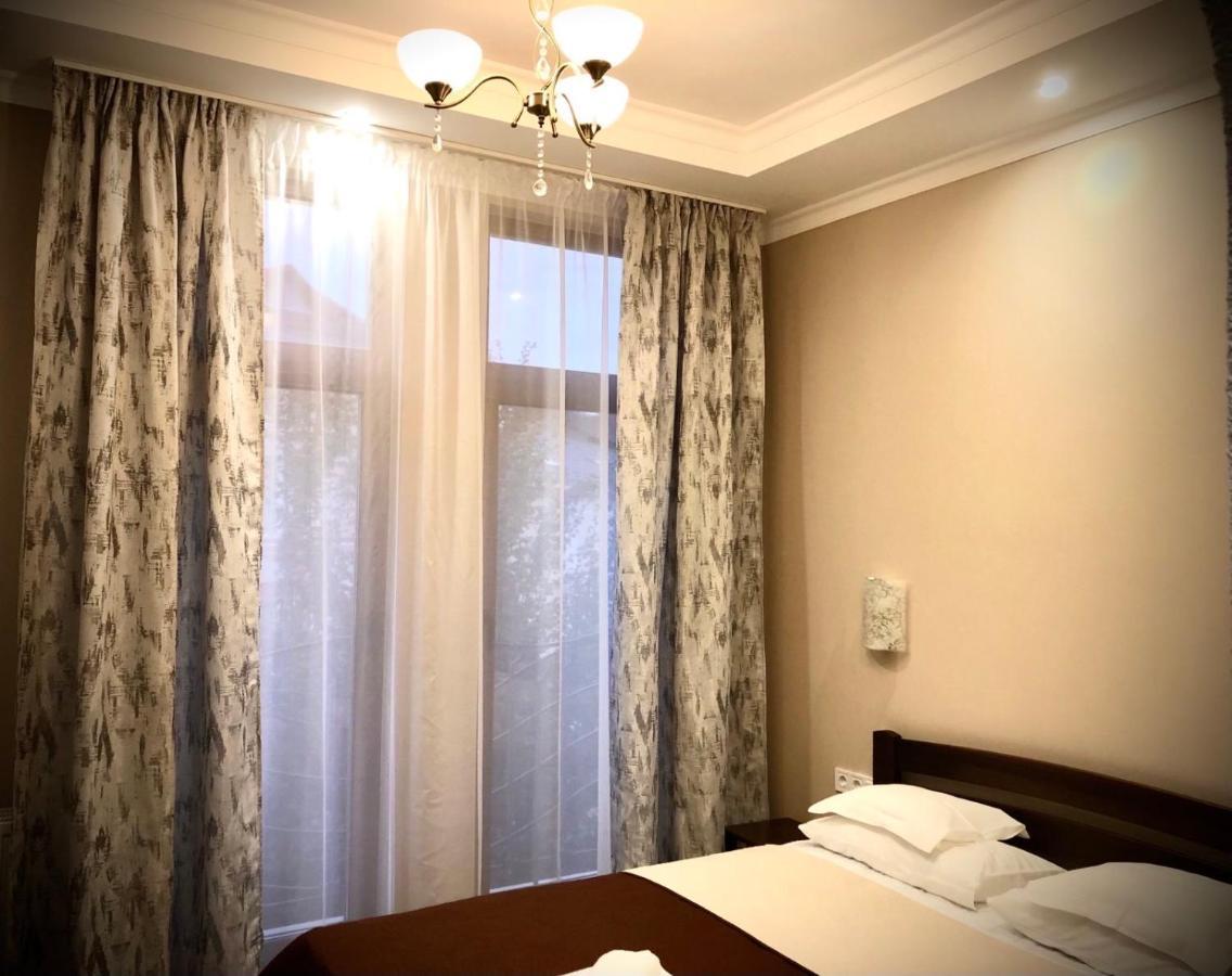 阿特兰特酒店 乌日霍罗德 外观 照片